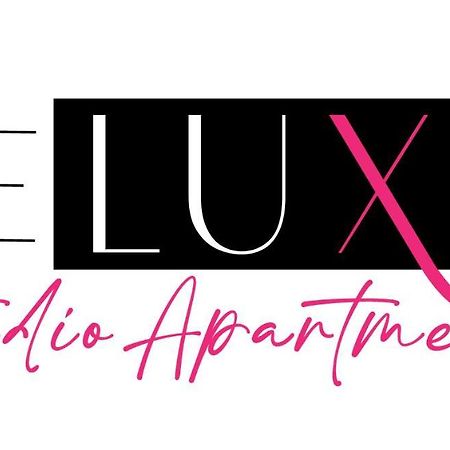 Deluxe Studio Apartments Derby Esterno foto
